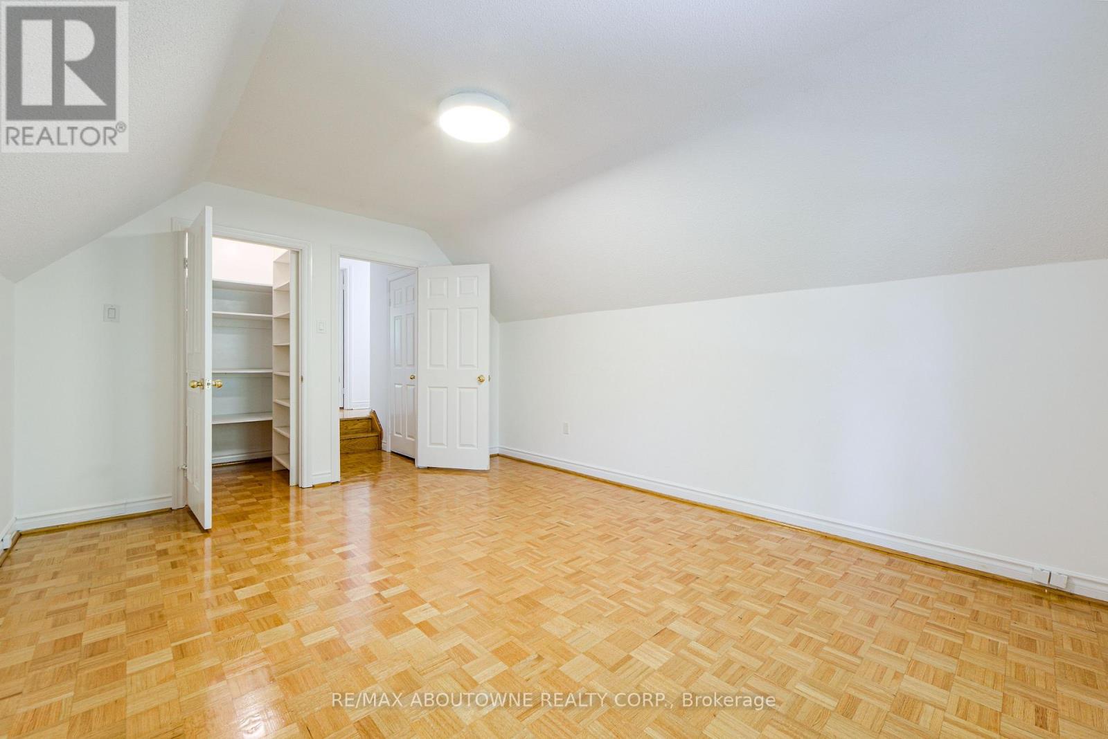 30 Birkbank Drive, Oakville, Ontario  L6J 4Y9 - Photo 26 - W12452096