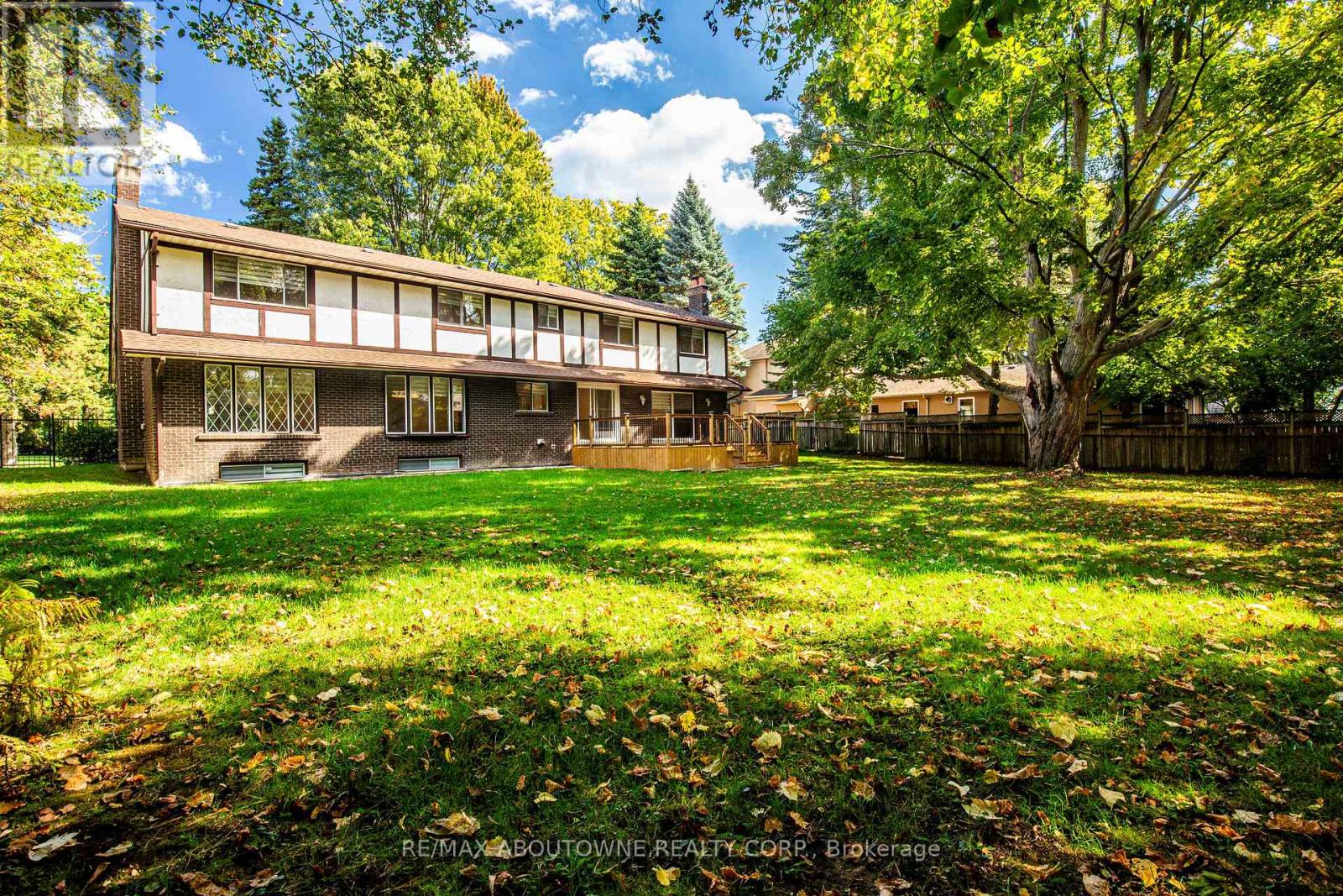30 Birkbank Drive, Oakville, Ontario  L6J 4Y9 - Photo 33 - W12452096