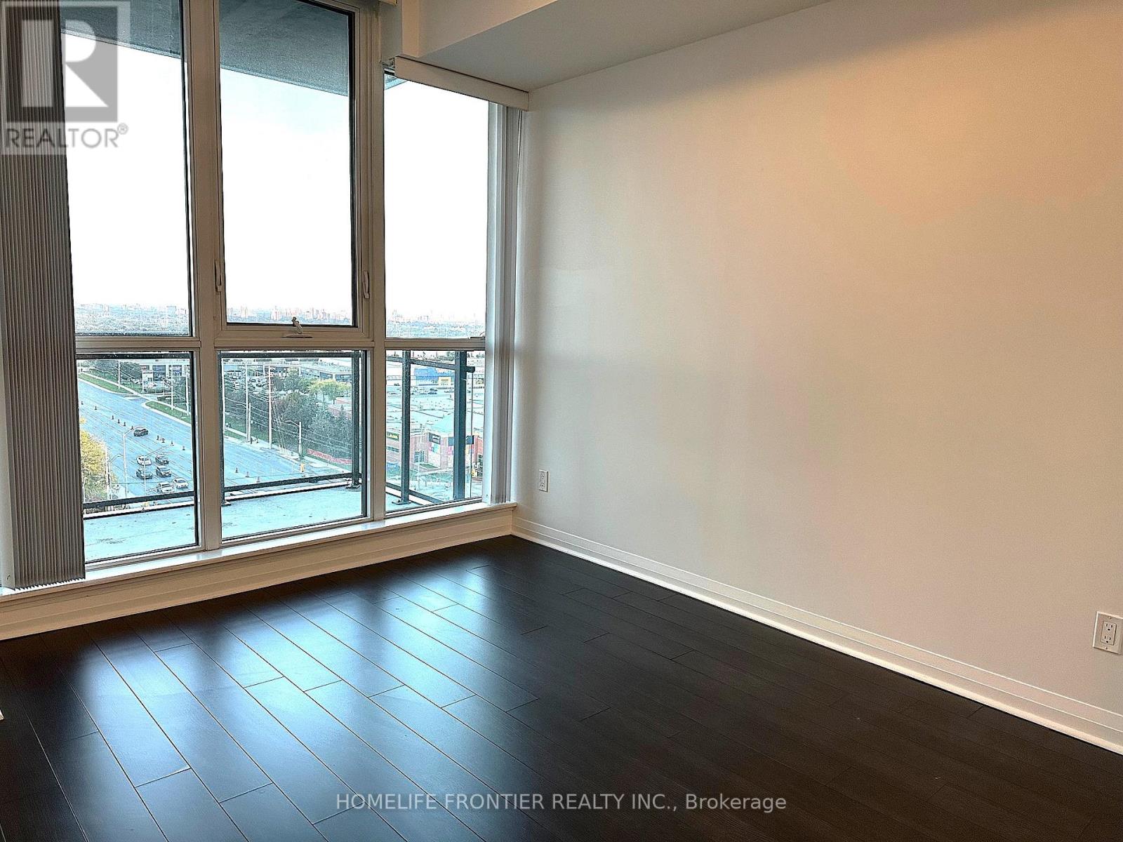1106 - 55 Eglinton Avenue W, Mississauga, Ontario  L5R 0E4 - Photo 13 - W12452110
