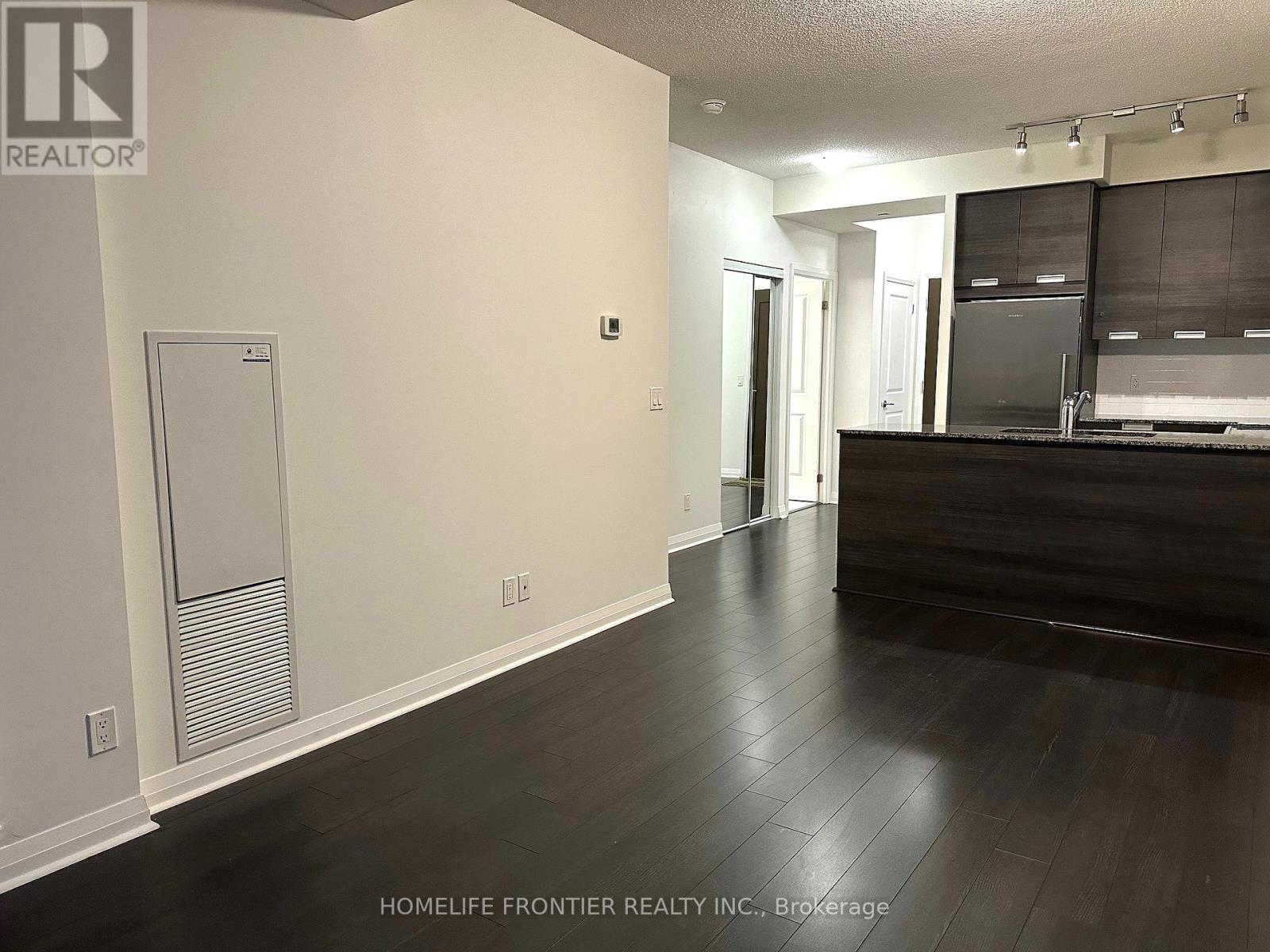 1106 - 55 Eglinton Avenue W, Mississauga, Ontario  L5R 0E4 - Photo 9 - W12452110