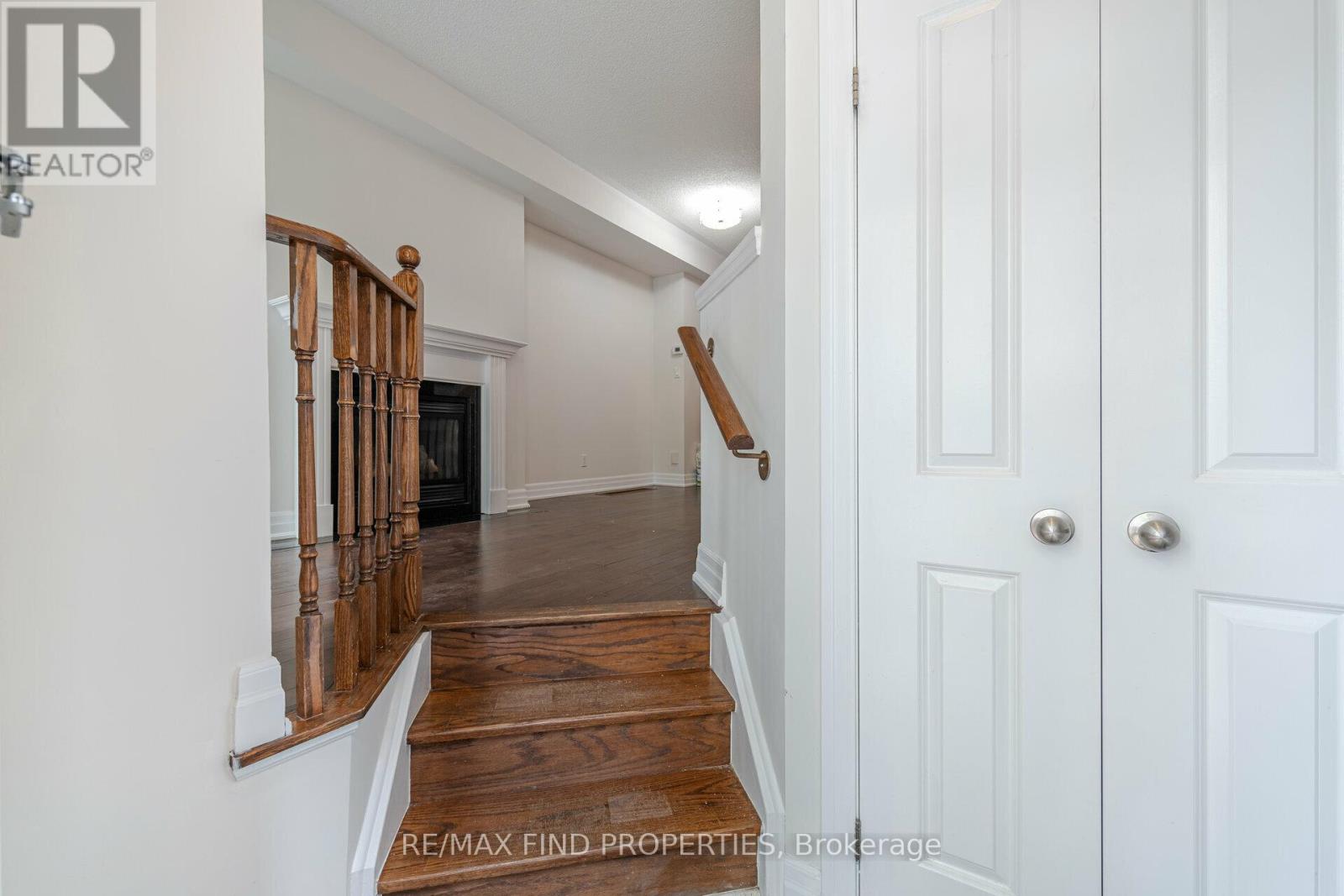 63 Newcastle Street, Toronto, Ontario  M8Y 0A5 - Photo 3 - W12452122