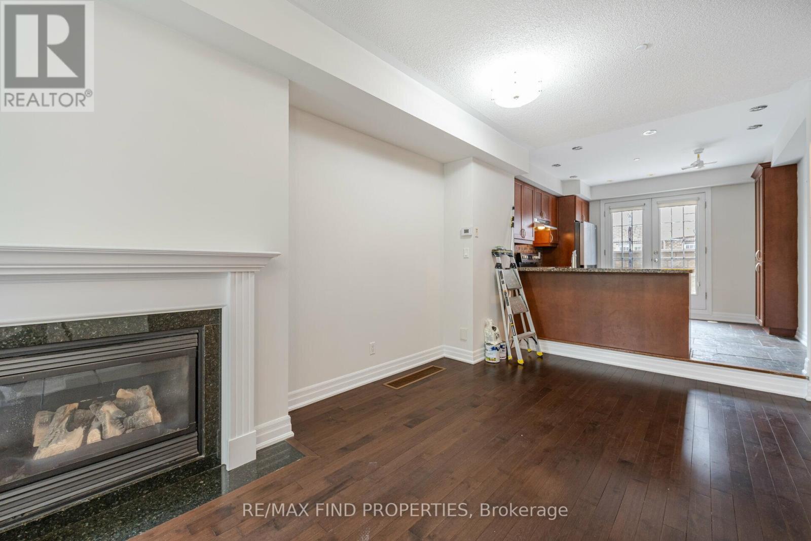 63 Newcastle Street, Toronto, Ontario  M8Y 0A5 - Photo 7 - W12452122