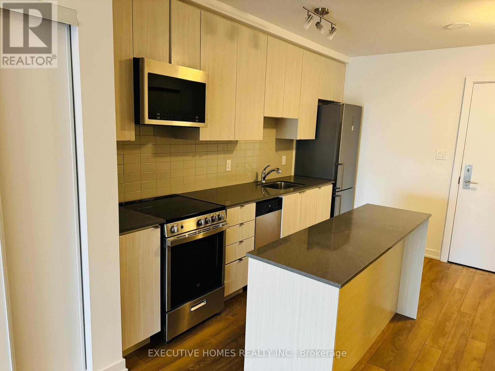 702 - 2433 Dufferin Street, Toronto, Ontario  M6E 0B4 - Photo 9 - W12452134