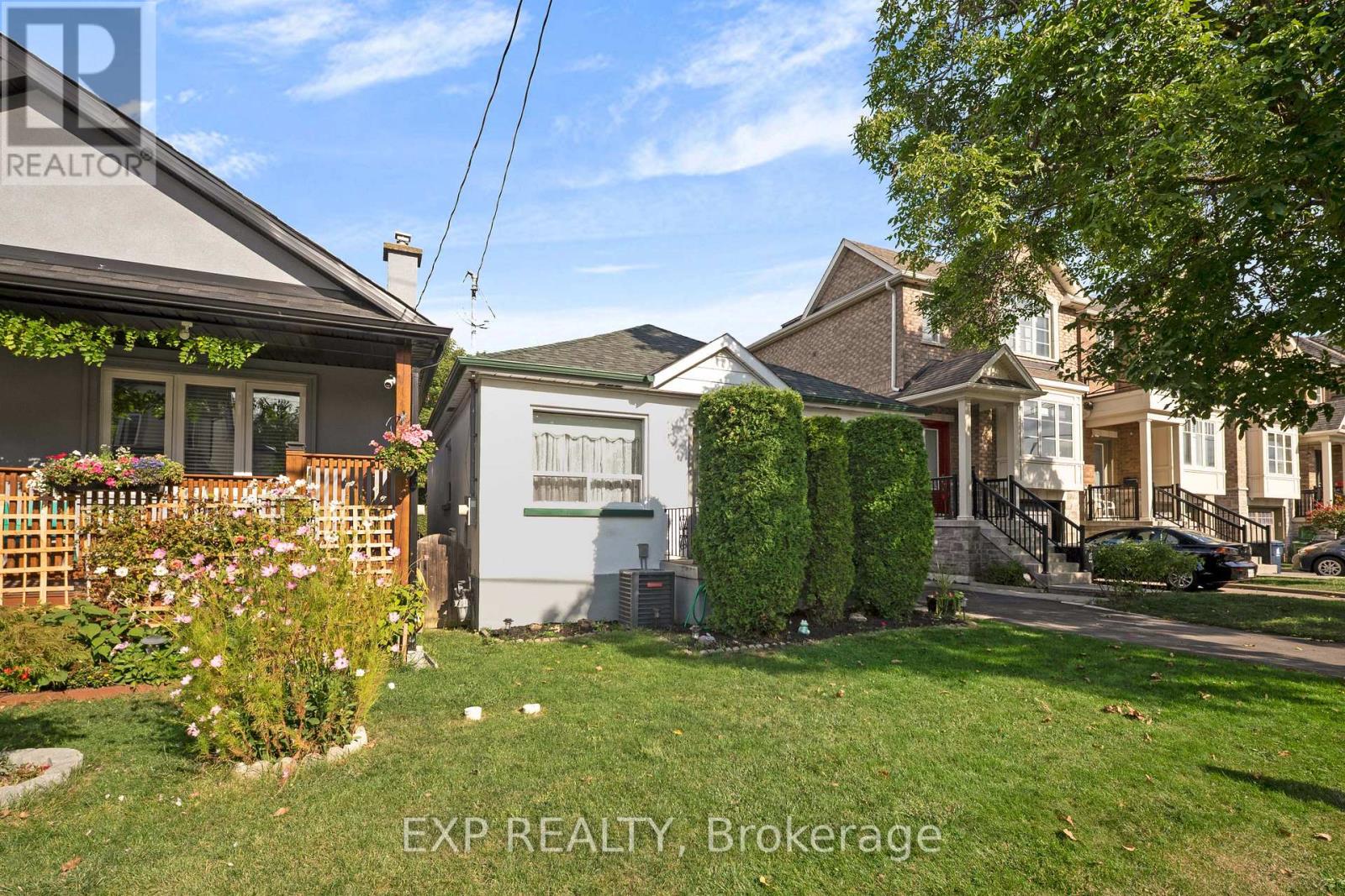 79 Sixteenth Street, Toronto, Ontario  M8V 3J9 - Photo 2 - W12452151