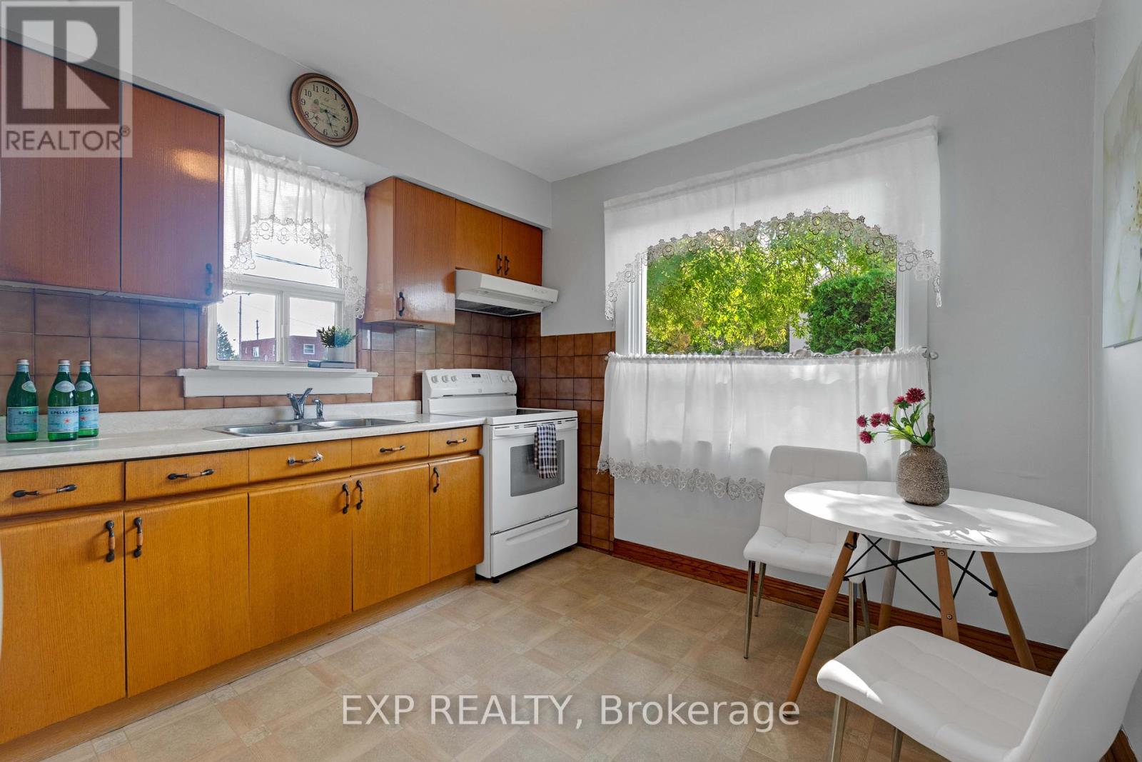 79 Sixteenth Street, Toronto, Ontario  M8V 3J9 - Photo 8 - W12452151