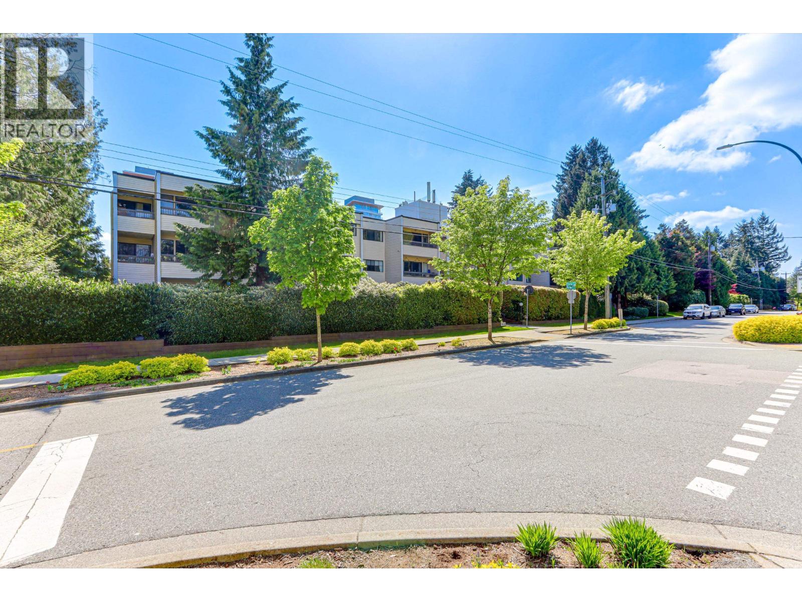 301 1048 King Albert Avenue, Coquitlam, British Columbia  V3J 1X5 - Photo 2 - R3056667