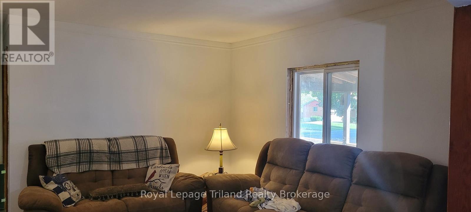 32 Baird Street N, Blandford-Blenheim, Ontario  N0J 1B0 - Photo 6 - X12398409