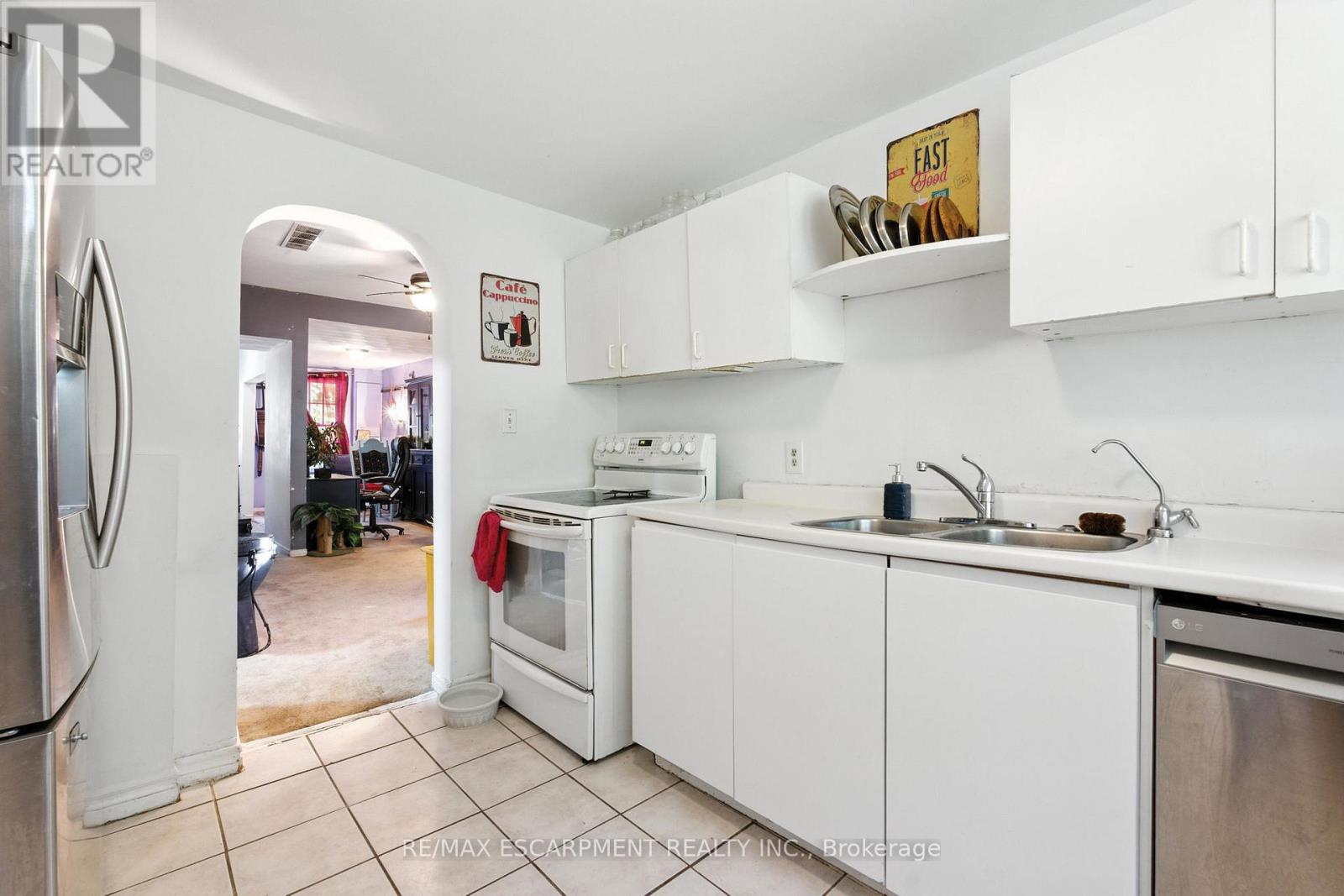 78 East 23rd Street, Hamilton, Ontario  L8V 2W8 - Photo 12 - X12452047