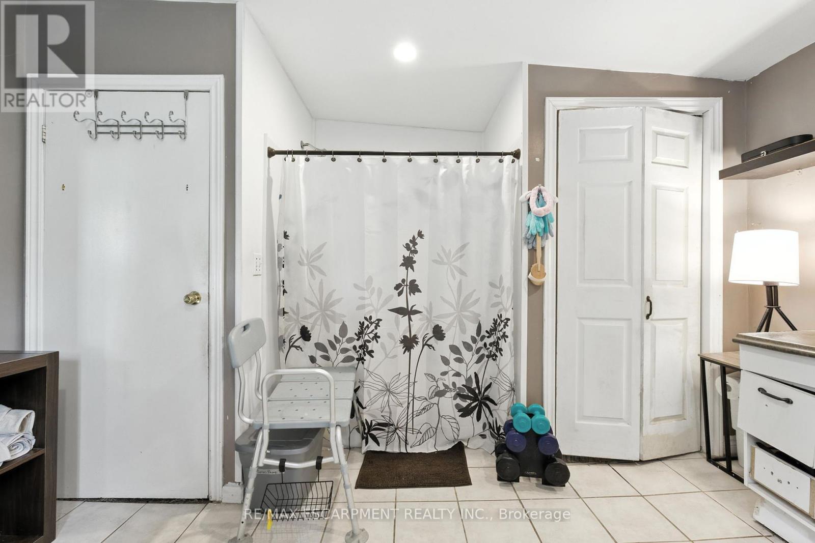 78 East 23rd Street, Hamilton, Ontario  L8V 2W8 - Photo 20 - X12452047
