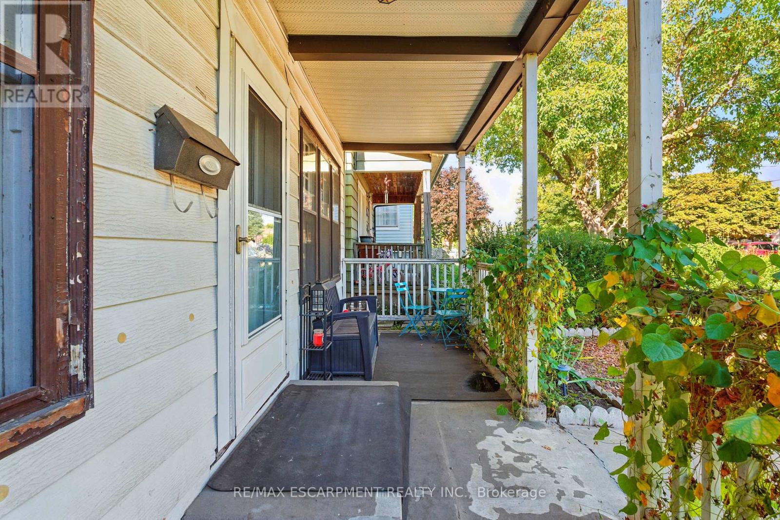 78 East 23rd Street, Hamilton, Ontario  L8V 2W8 - Photo 3 - X12452047