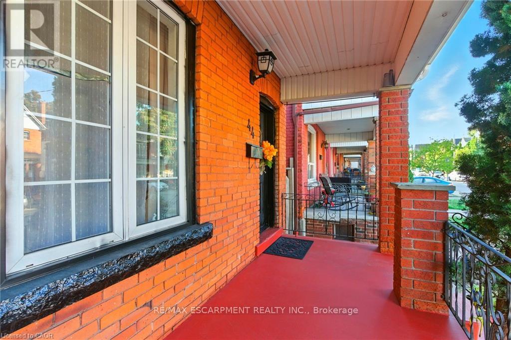 44 Holton Avenue N, Hamilton, Ontario  L8L 6H4 - Photo 3 - X12452124