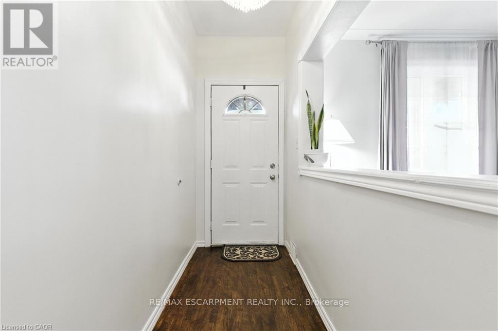 44 Holton Avenue N, Hamilton, Ontario  L8L 6H4 - Photo 4 - X12452124