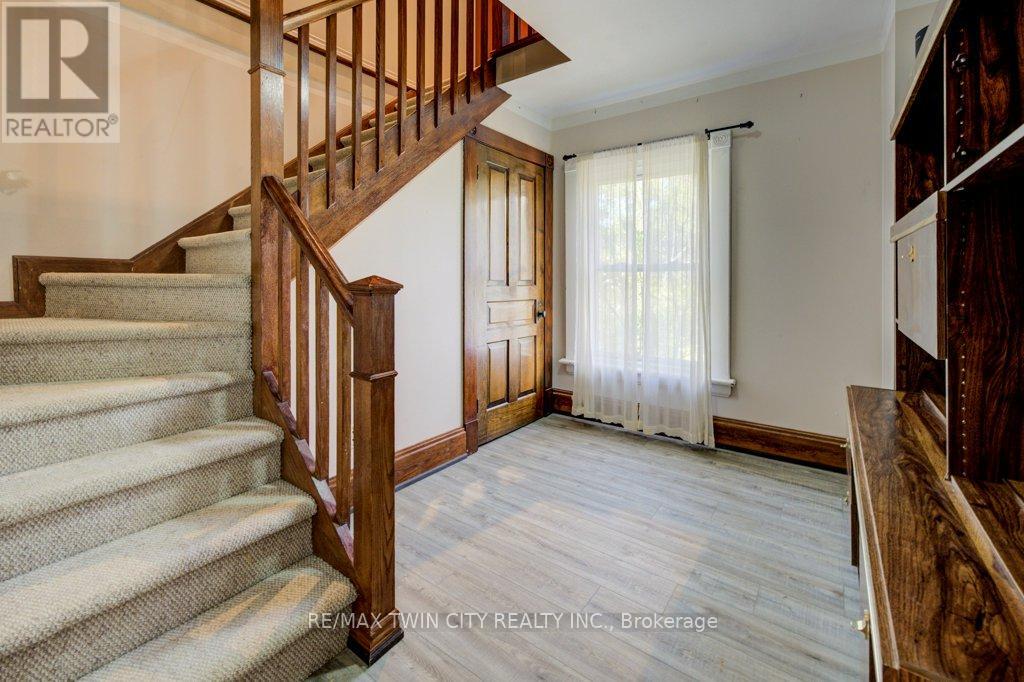 207 Hedley Street, Cambridge, Ontario  N3H 3X9 - Photo 13 - X12452133