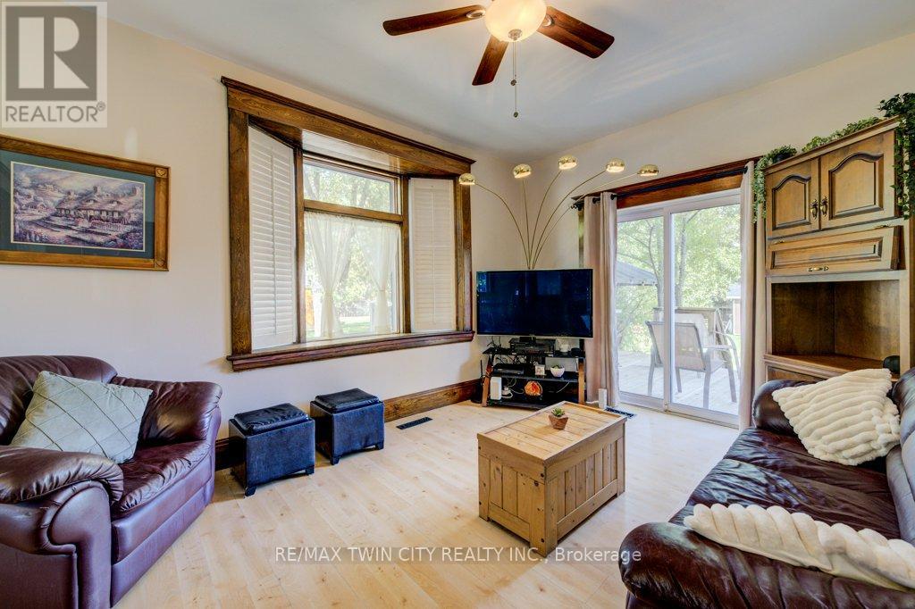 207 Hedley Street, Cambridge, Ontario  N3H 3X9 - Photo 6 - X12452133