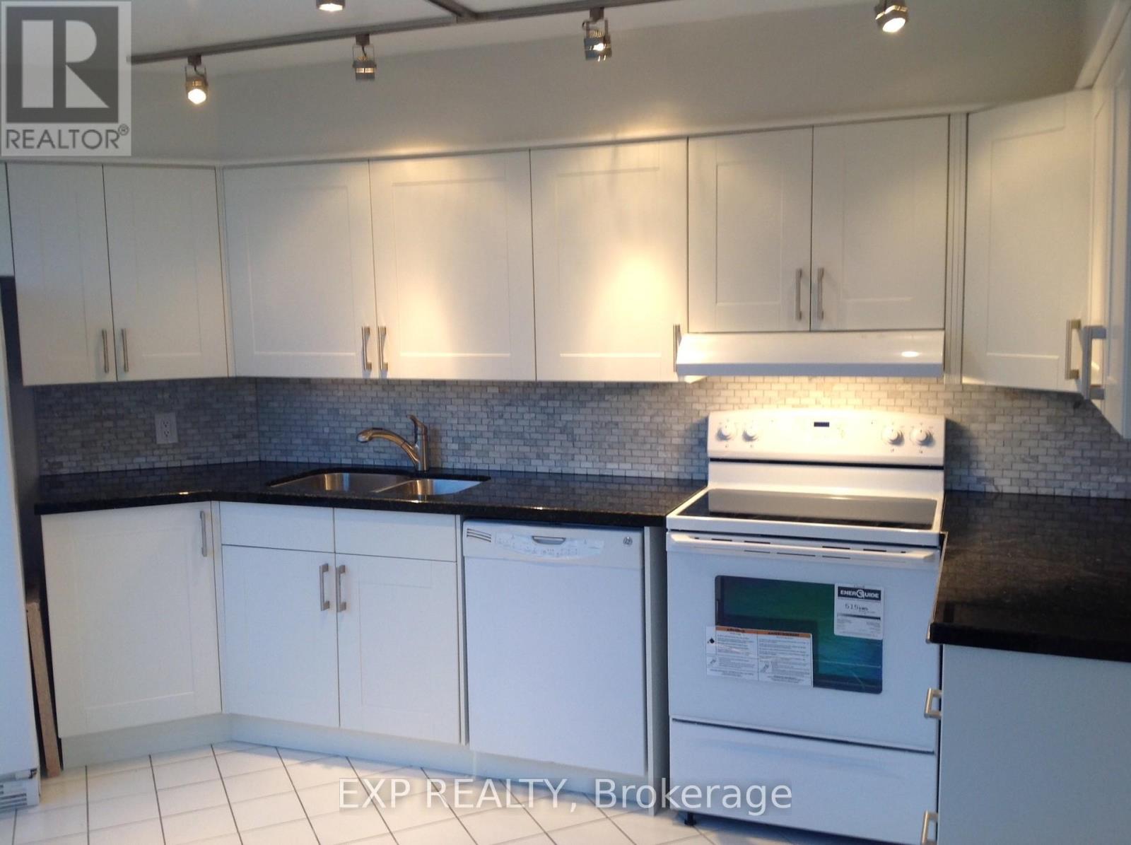 1411 - 1121 Steeles Avenue W, Toronto, Ontario  M2R 3W7 - Photo 6 - C12452218