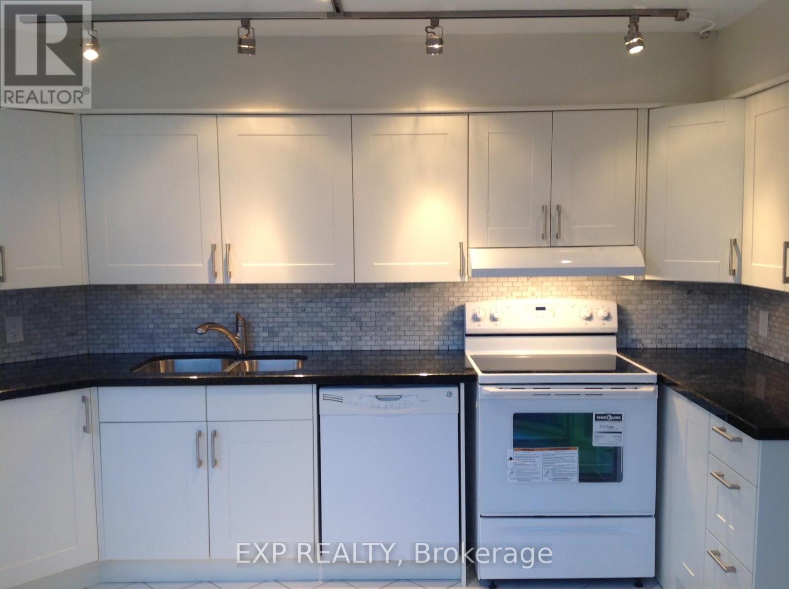 1411 - 1121 Steeles Avenue W, Toronto, Ontario  M2R 3W7 - Photo 7 - C12452218