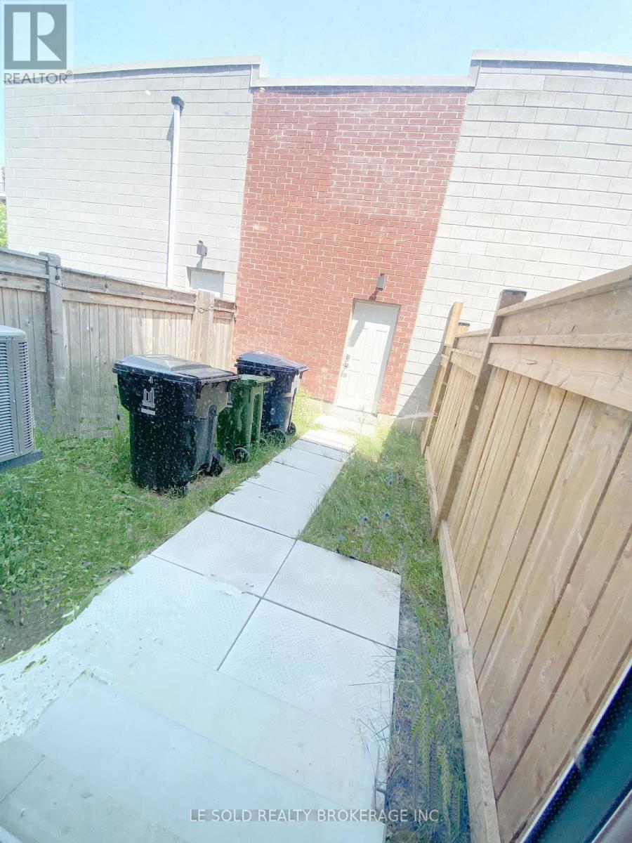 3e - 89 Frederick Tisdale Drive, Toronto, Ontario  M3K 0C6 - Photo 13 - W12450991