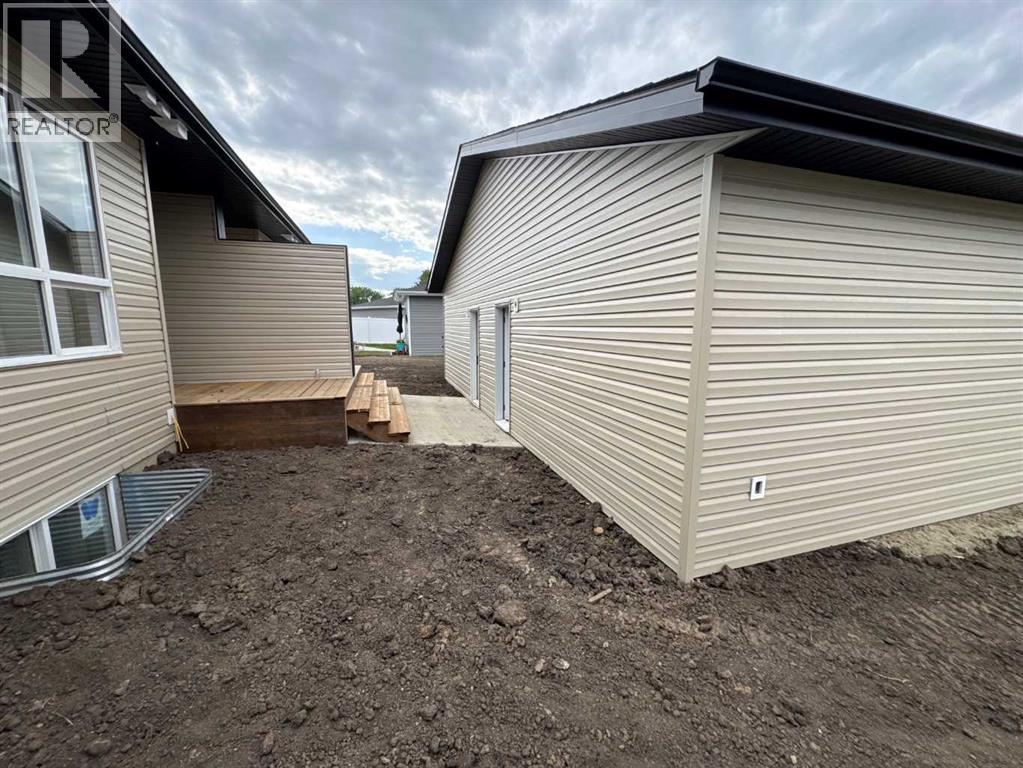 95 Gray Close, Sylvan Lake, Alberta  T4S 0W4 - Photo 4 - A2188807