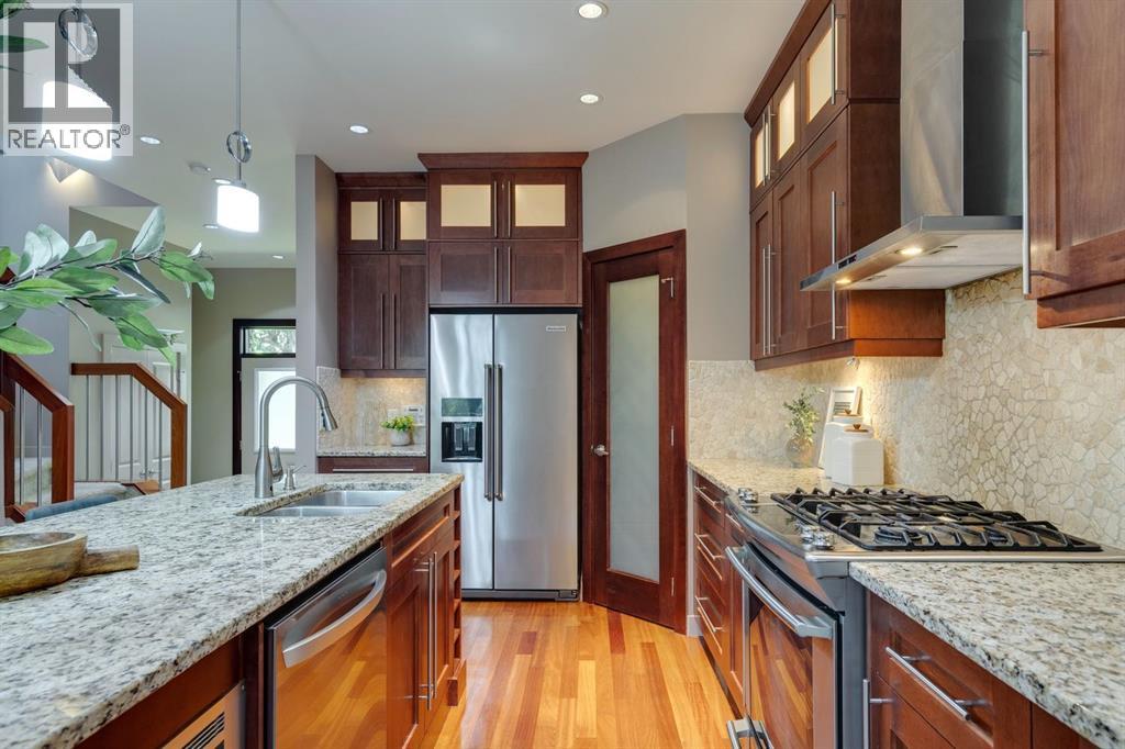 2216 31 Street Sw, Calgary, Alberta  T3E 2N4 - Photo 4 - A2263133
