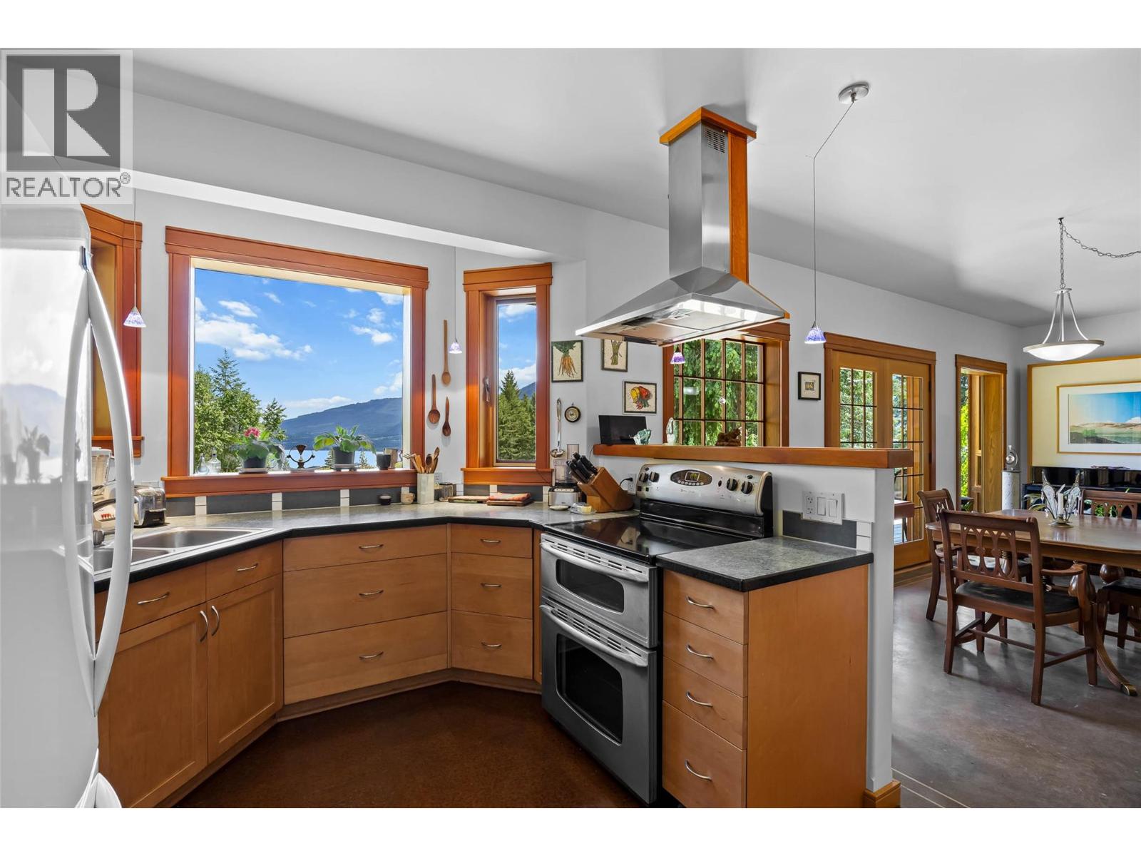 3019 Hopwood Road, Lee Creek, British Columbia  V0E 1M4 - Photo 16 - 10348129