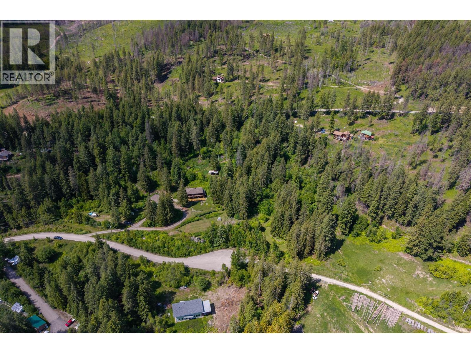 3019 Hopwood Road, Lee Creek, British Columbia  V0E 1M4 - Photo 4 - 10348129