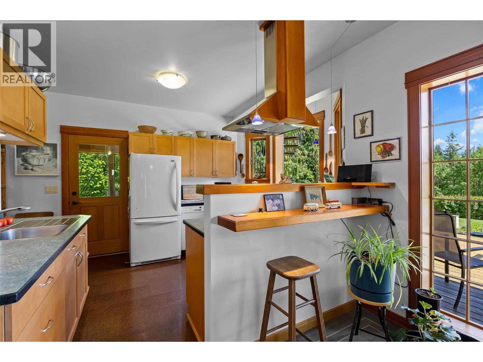 3019 Hopwood Road, Lee Creek, British Columbia  V0E 1M4 - Photo 13 - 10348129