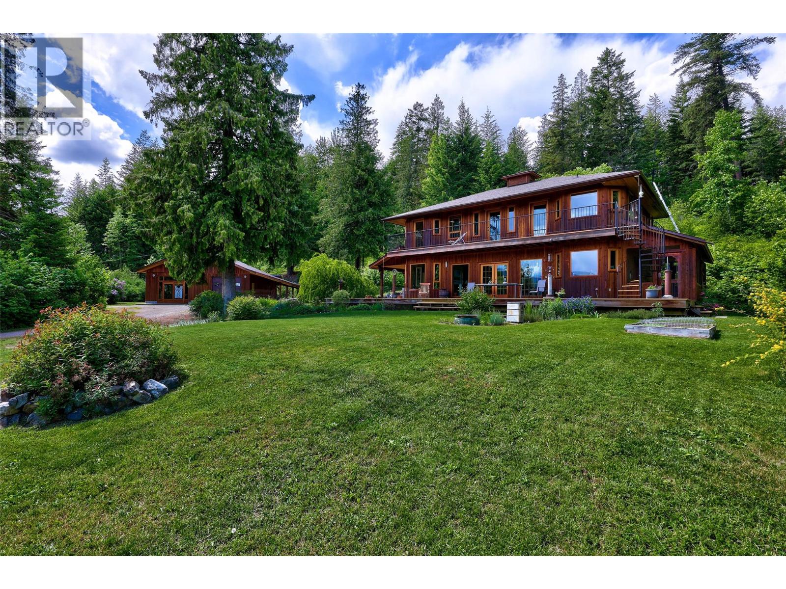 3019 Hopwood Road, Lee Creek, British Columbia  V0E 1M4 - Photo 37 - 10348129
