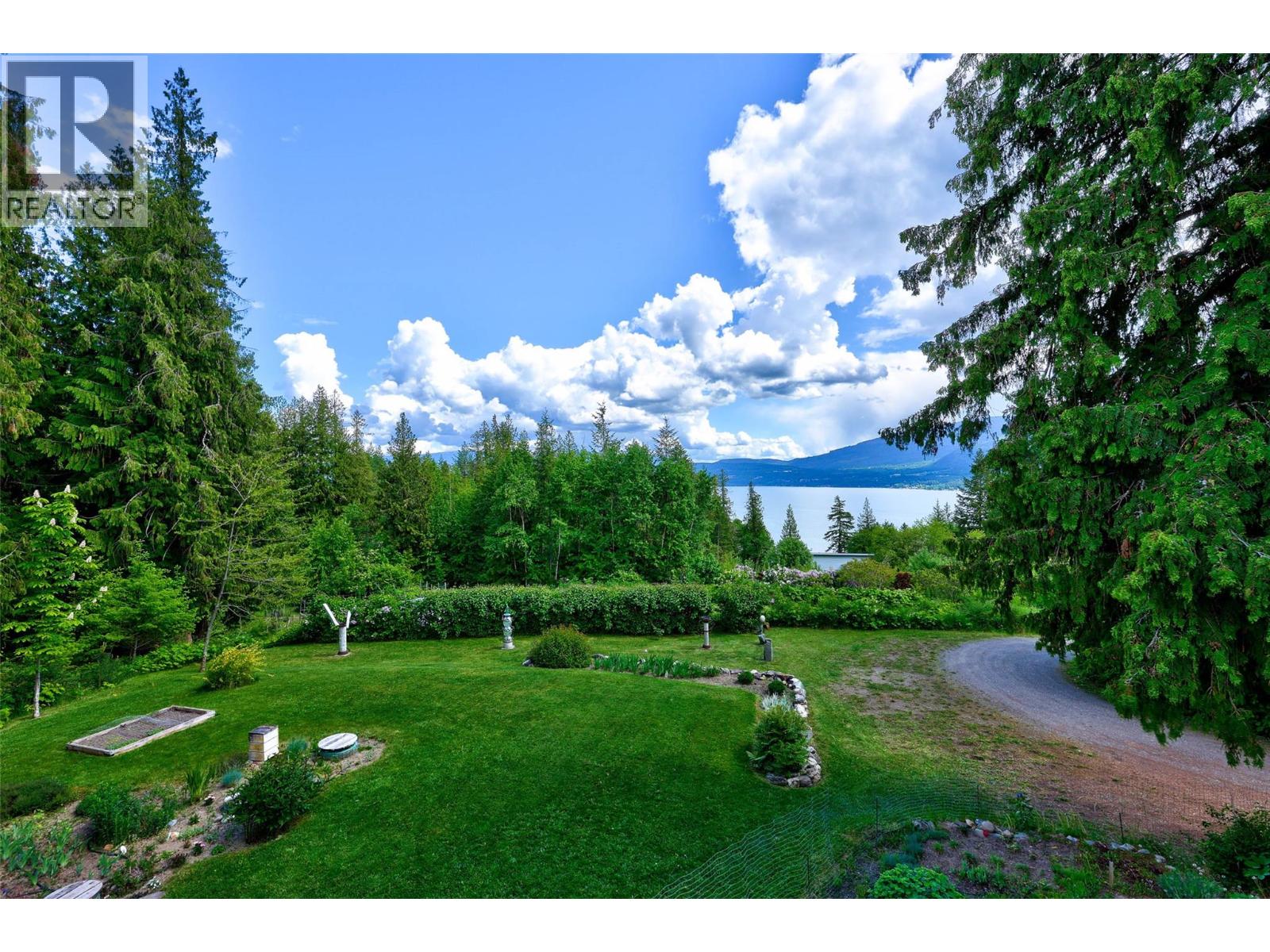 3019 Hopwood Road, Lee Creek, British Columbia  V0E 1M4 - Photo 48 - 10348129