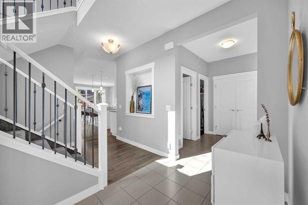 199 Evansglen Circle Nw, Calgary, Alberta  T3P 0W8 - Photo 5 - A2257099