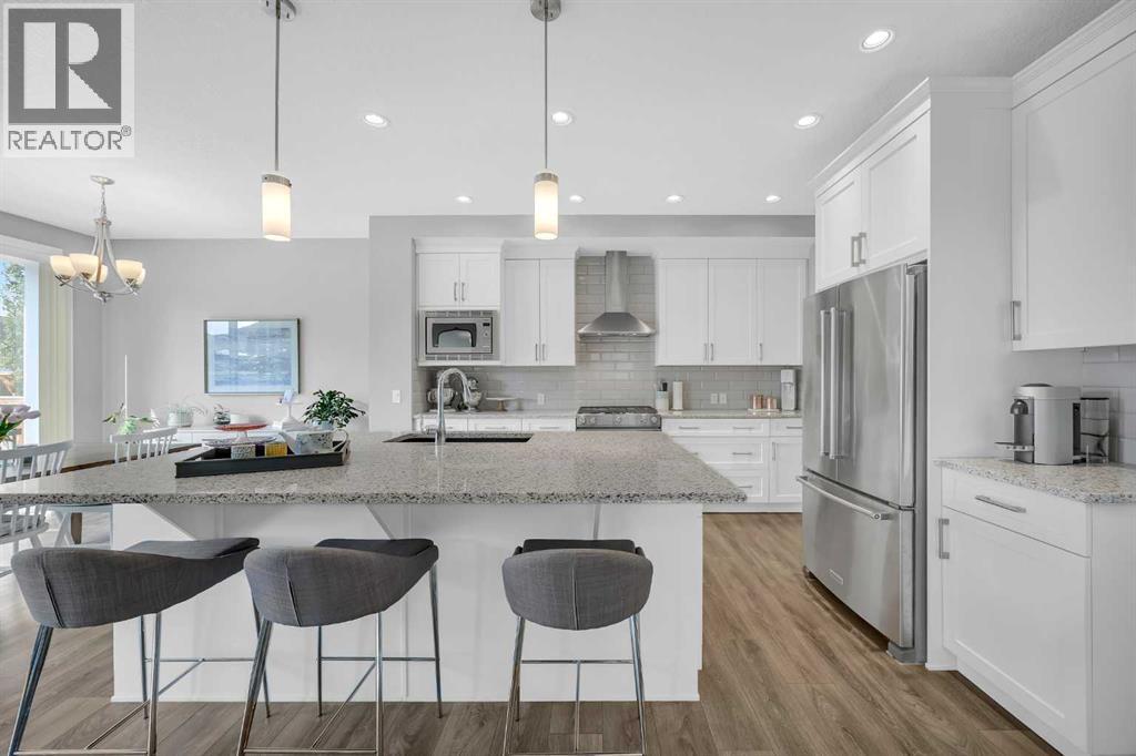 199 Evansglen Circle Nw, Calgary, Alberta  T3P 0W8 - Photo 8 - A2257099