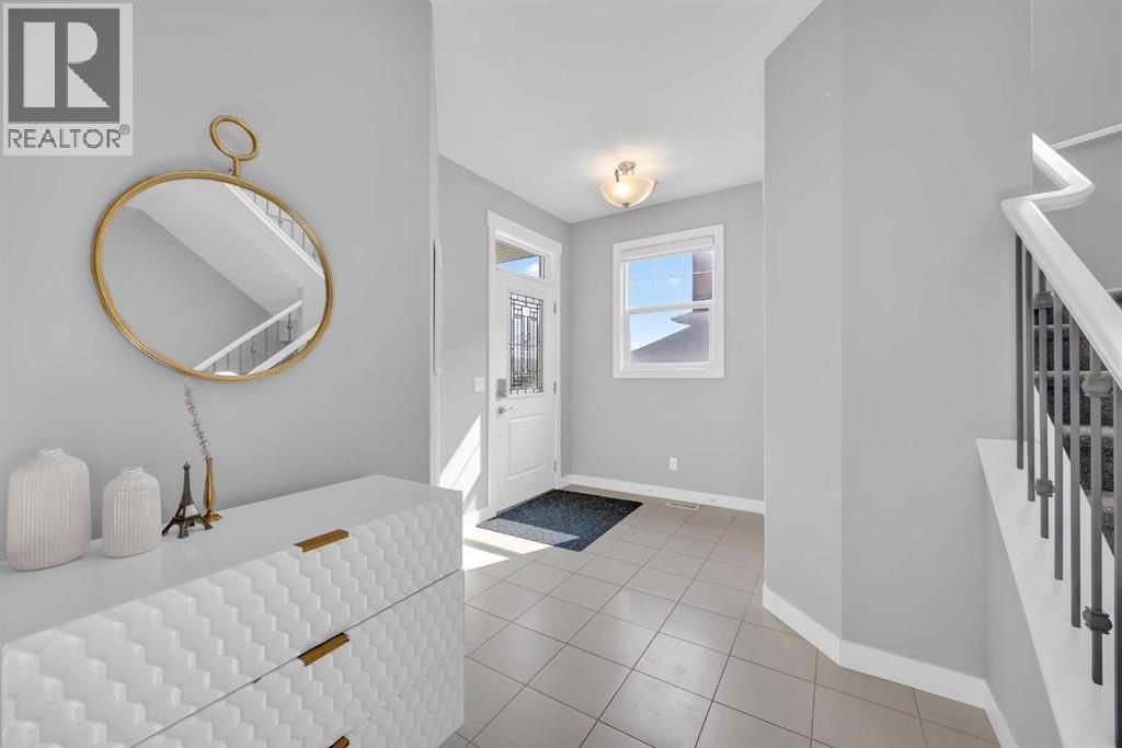 199 Evansglen Circle Nw, Calgary, Alberta  T3P 0W8 - Photo 4 - A2257099