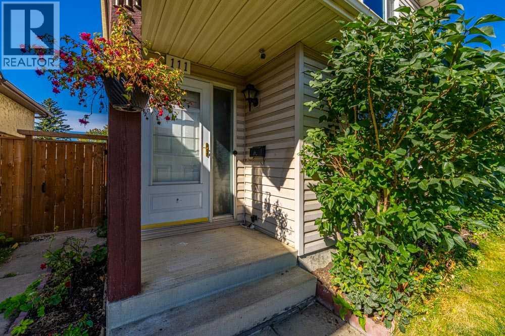 111 Abinger Crescent Ne, Calgary, Alberta  T2A 6L2 - Photo 3 - A2258871