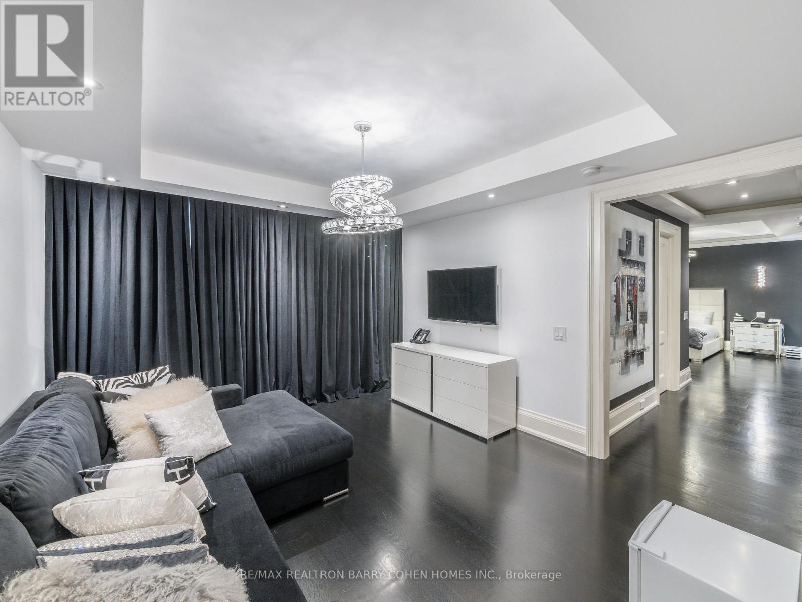 327 Cortleigh Boulevard, Toronto, Ontario  M5N 1R2 - Photo 30 - C12450201