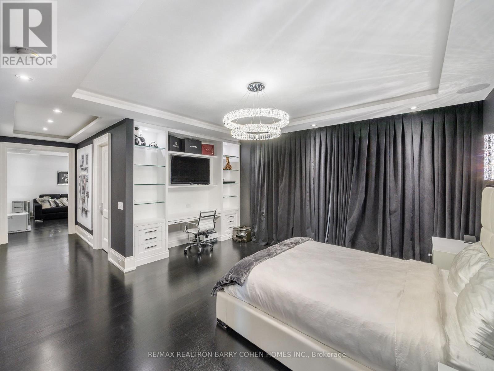 327 Cortleigh Boulevard, Toronto, Ontario  M5N 1R2 - Photo 26 - C12450201