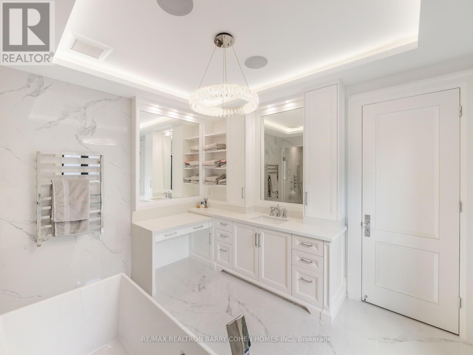 327 Cortleigh Boulevard, Toronto, Ontario  M5N 1R2 - Photo 28 - C12450201