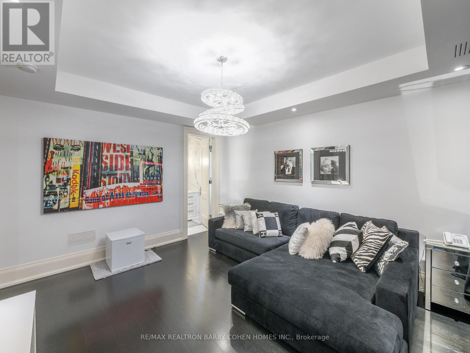 327 Cortleigh Boulevard, Toronto, Ontario  M5N 1R2 - Photo 29 - C12450201