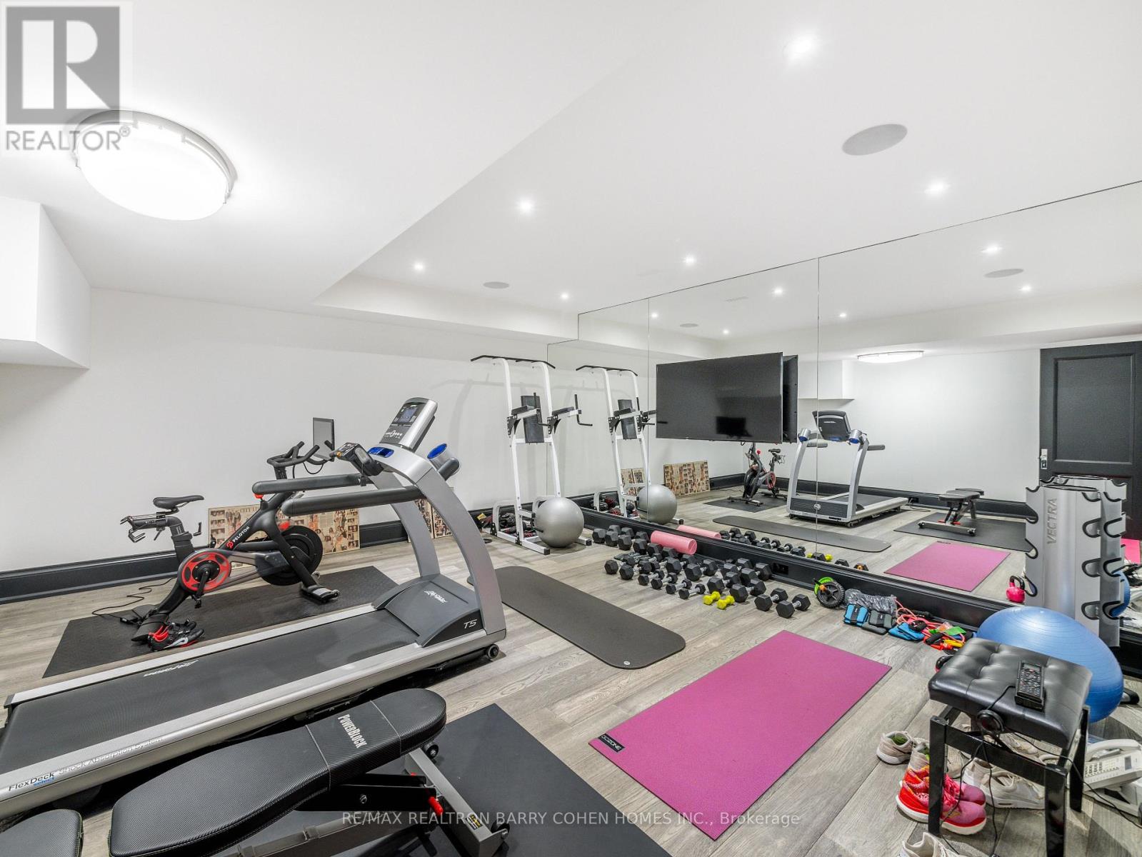 327 Cortleigh Boulevard, Toronto, Ontario  M5N 1R2 - Photo 41 - C12450201