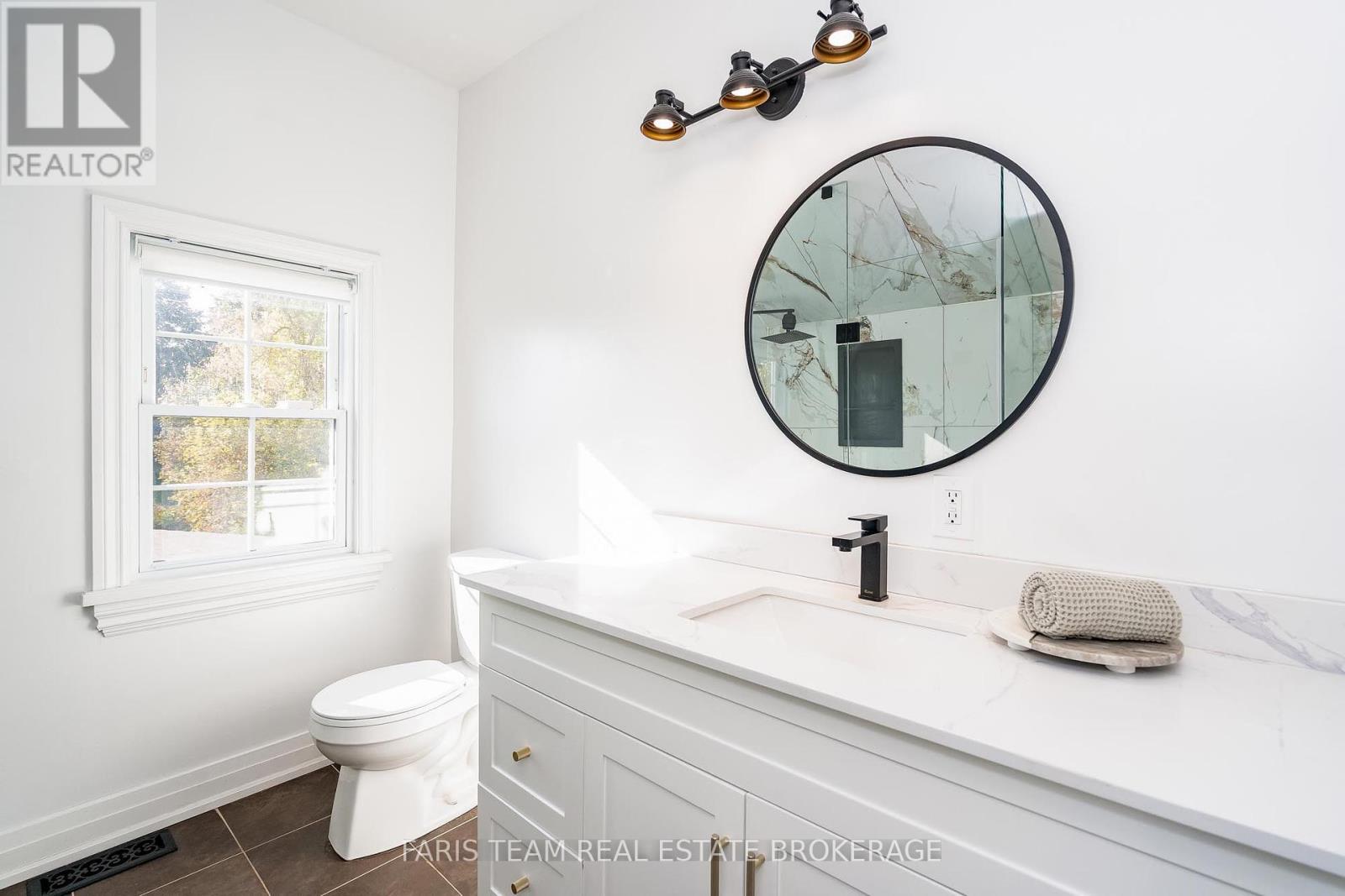 3740 Simcoe County Road 27, Bradford West Gwillimbury, Ontario  L3Z 3X2 - Photo 25 - N12452174