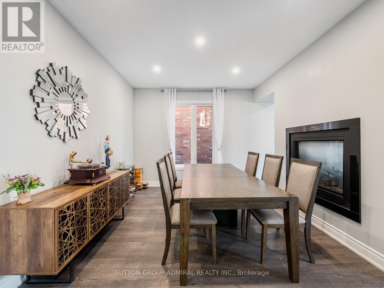 186 Romanelli Crescent, Bradford West Gwillimbury, Ontario  L3Z 0X6 - Photo 7 - N12452181