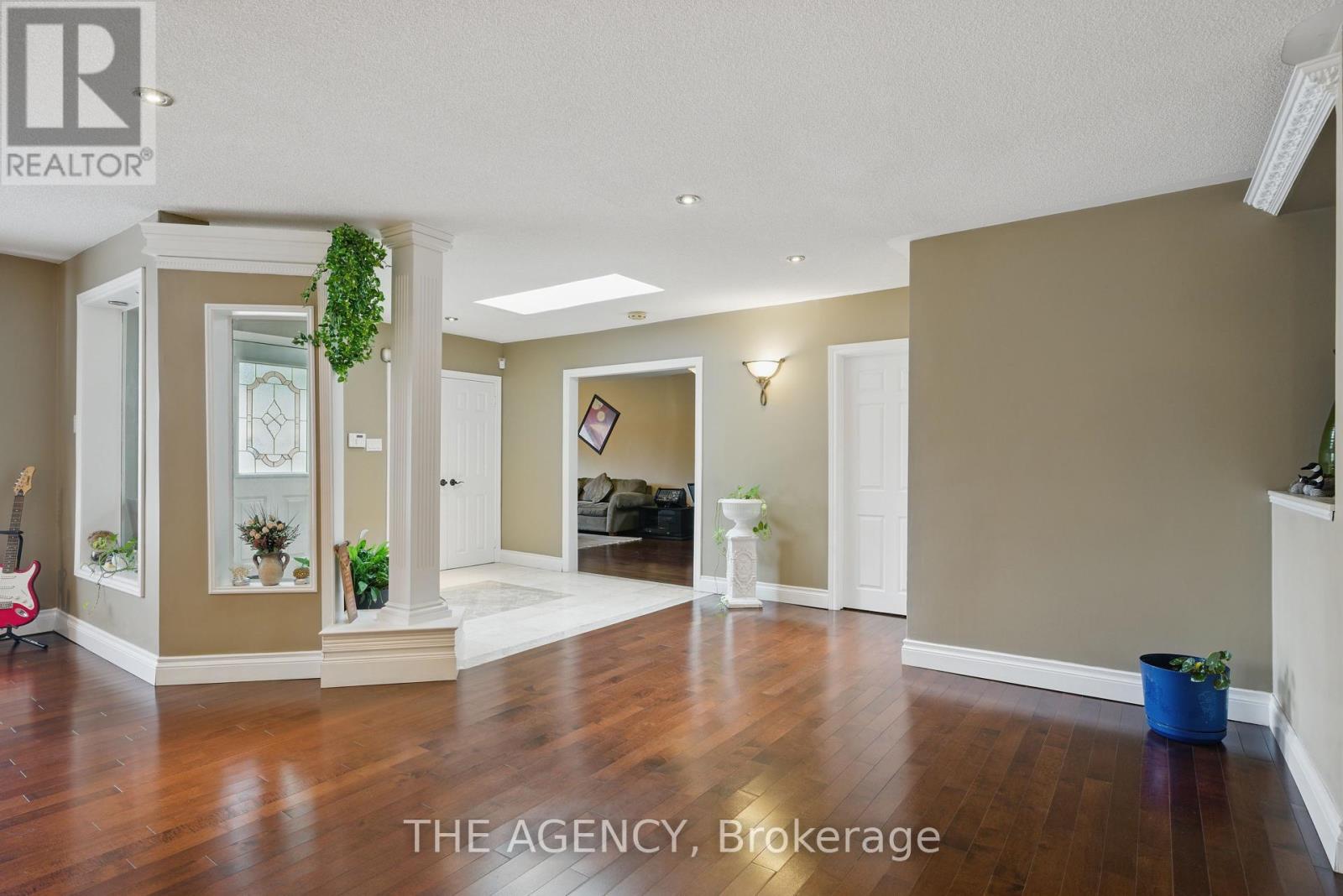 55 Denham Drive, Richmond Hill, Ontario  L4C 6H8 - Photo 10 - N12452192