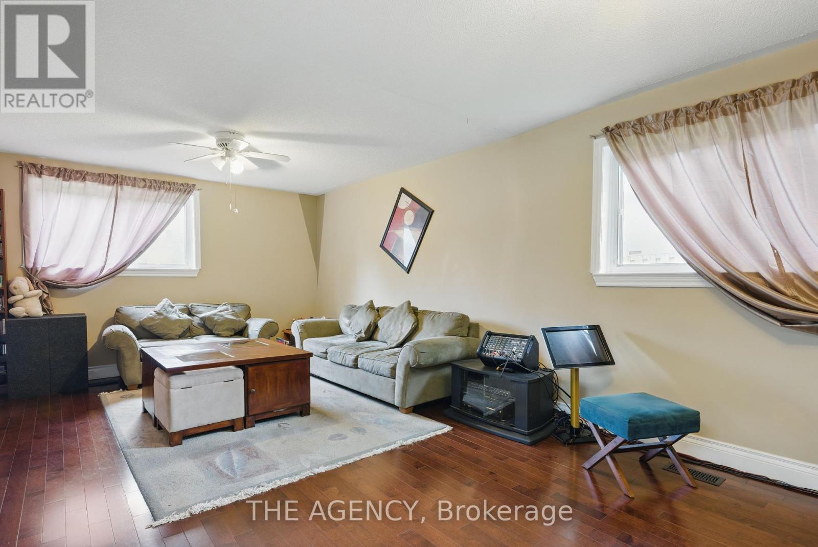 55 Denham Drive, Richmond Hill, Ontario  L4C 6H8 - Photo 11 - N12452192