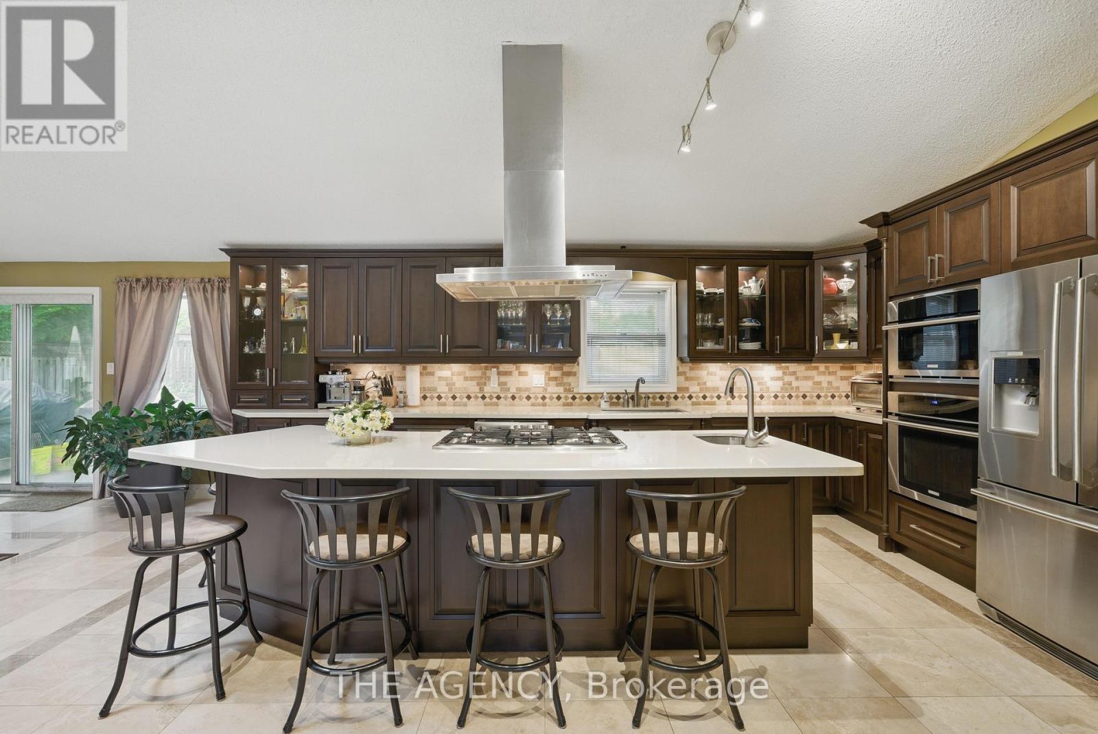 55 Denham Drive, Richmond Hill, Ontario  L4C 6H8 - Photo 14 - N12452192