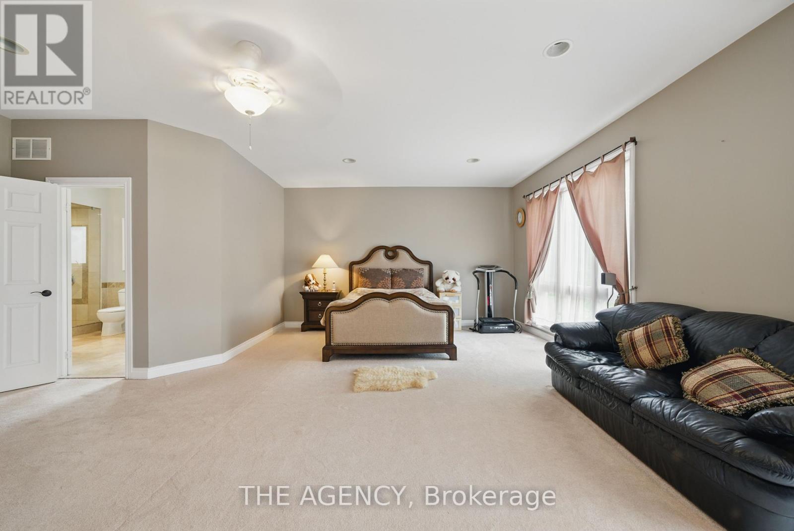 55 Denham Drive, Richmond Hill, Ontario  L4C 6H8 - Photo 25 - N12452192