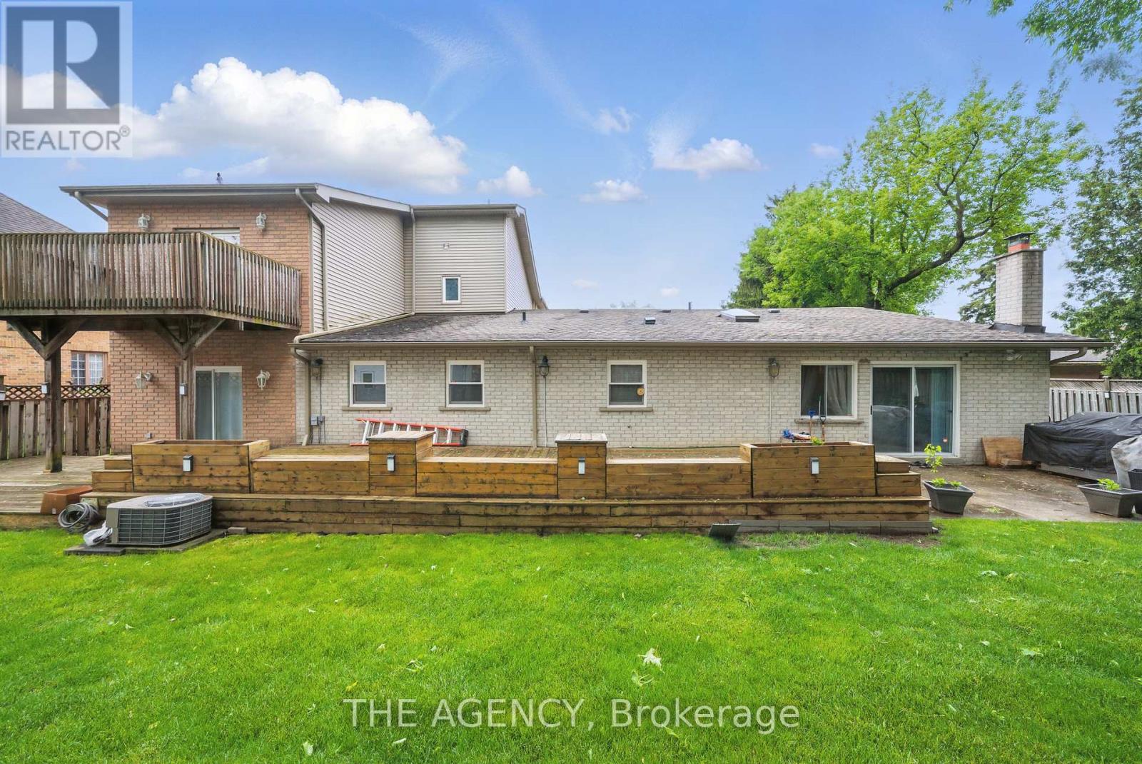 55 Denham Drive, Richmond Hill, Ontario  L4C 6H8 - Photo 38 - N12452192