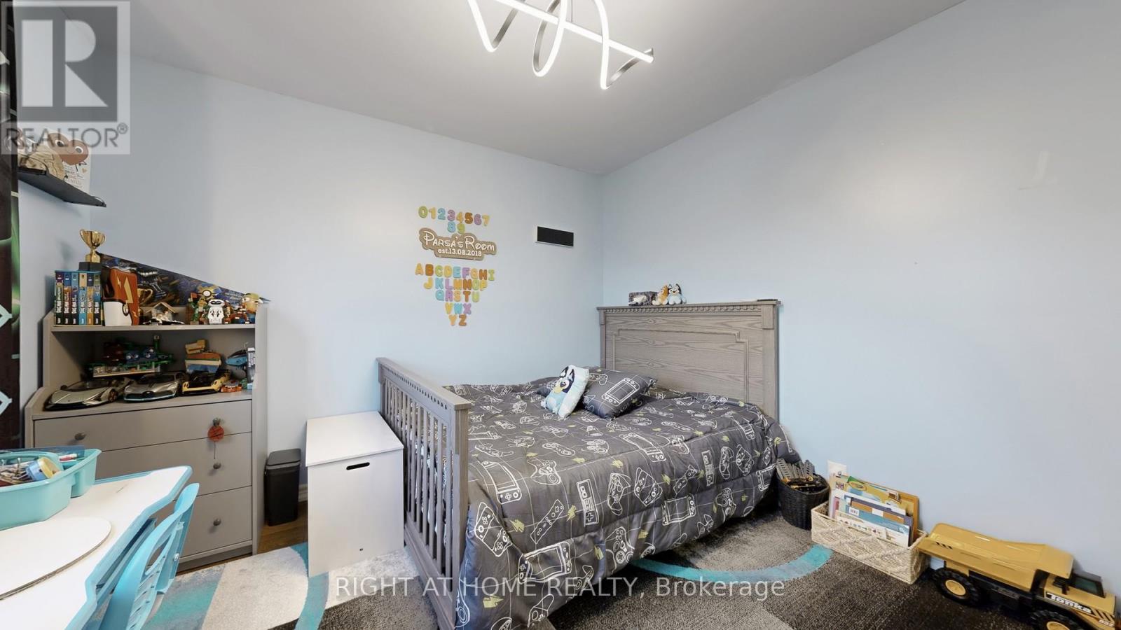 110 Thatcher Crescent, East Gwillimbury, Ontario  L9N 0B9 - Photo 25 - N12452208