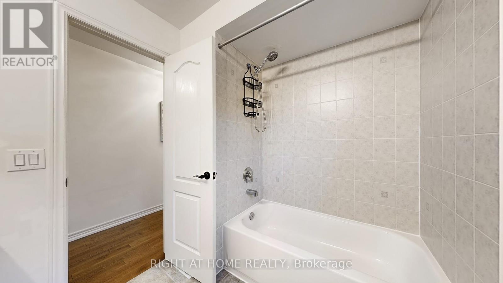 110 Thatcher Crescent, East Gwillimbury, Ontario  L9N 0B9 - Photo 29 - N12452208