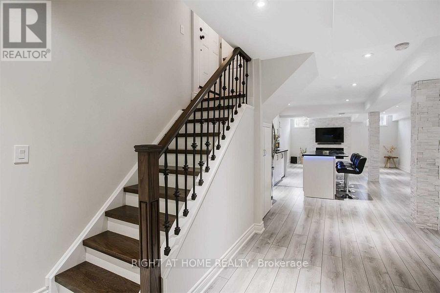 110 Thatcher Crescent, East Gwillimbury, Ontario  L9N 0B9 - Photo 31 - N12452208