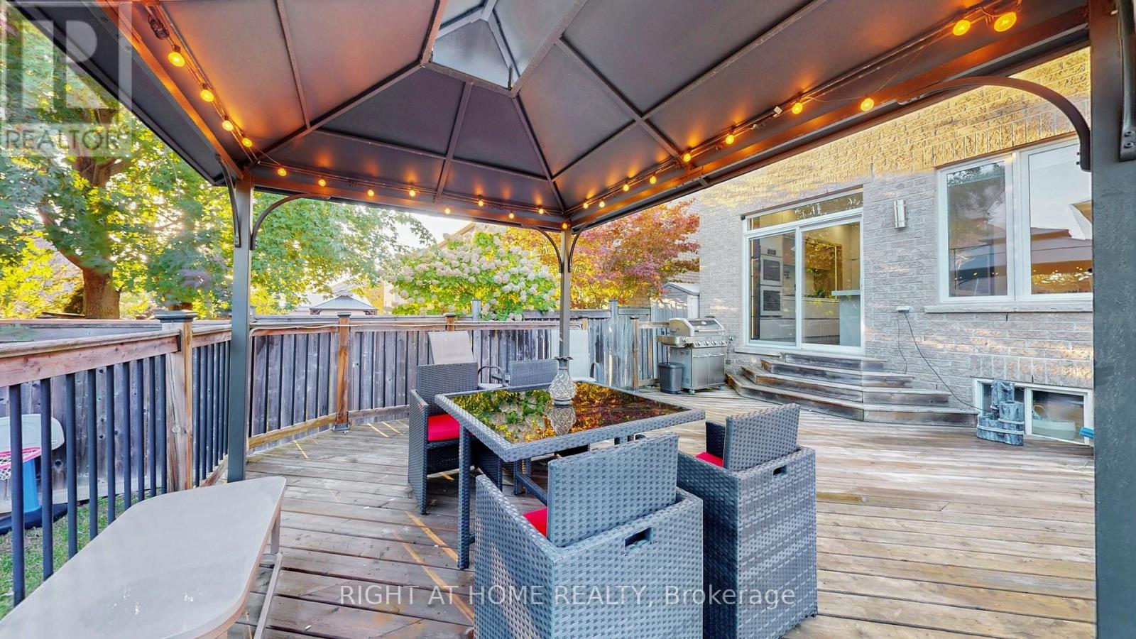 110 Thatcher Crescent, East Gwillimbury, Ontario  L9N 0B9 - Photo 40 - N12452208