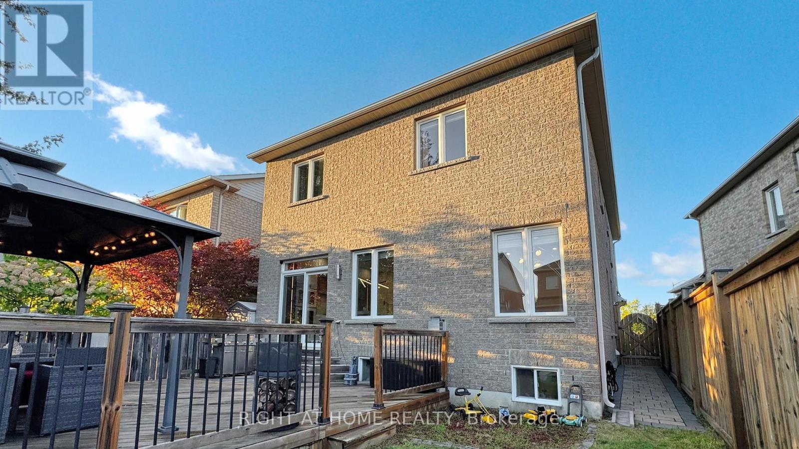 110 Thatcher Crescent, East Gwillimbury, Ontario  L9N 0B9 - Photo 41 - N12452208