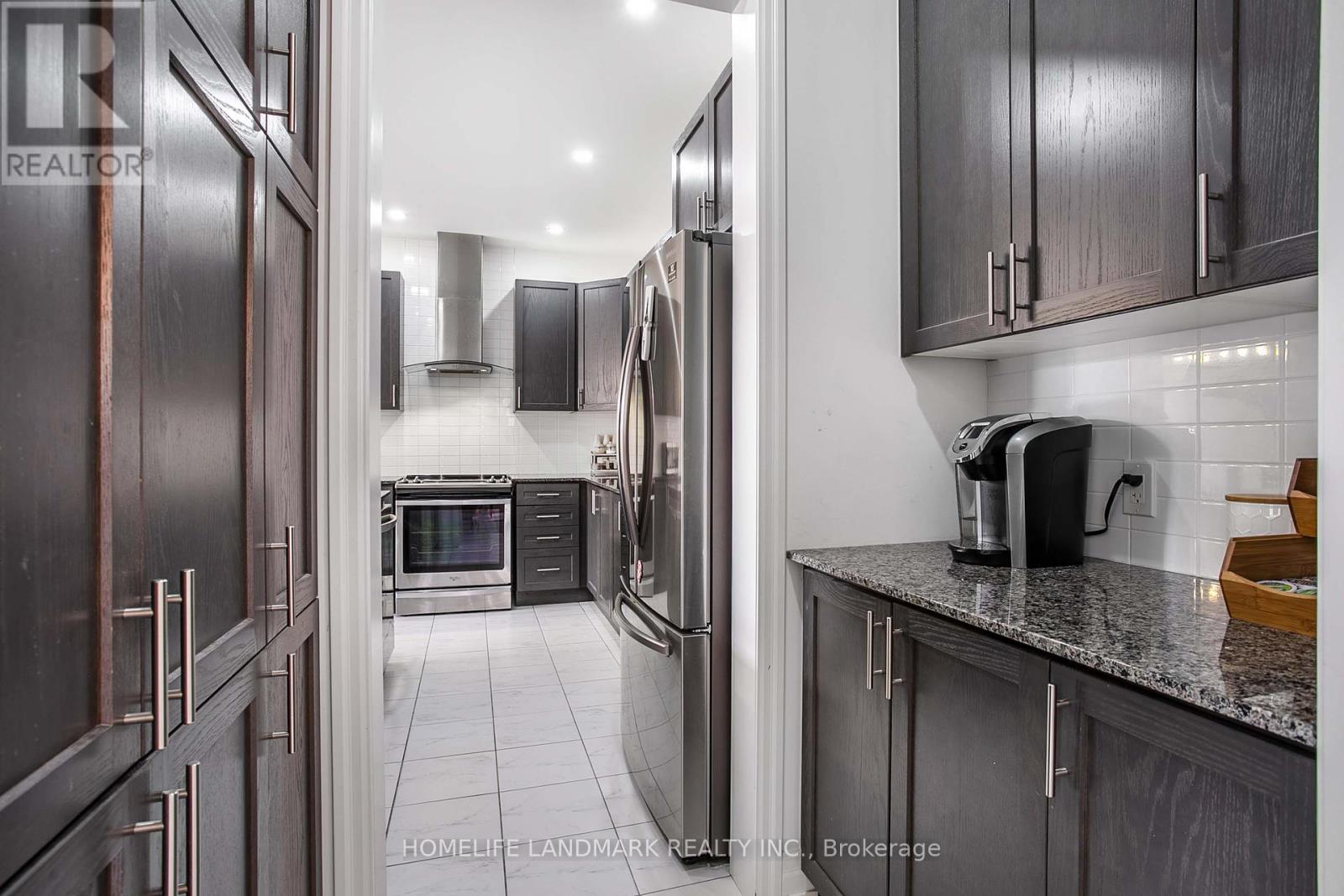 6 Cloverridge Avenue, East Gwillimbury, Ontario  L9N 0V3 - Photo 19 - N12435415